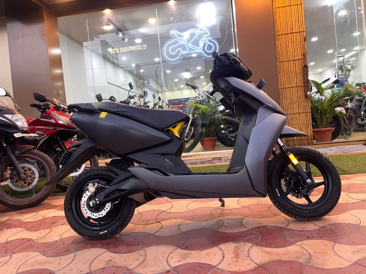 Ather 450X view 2