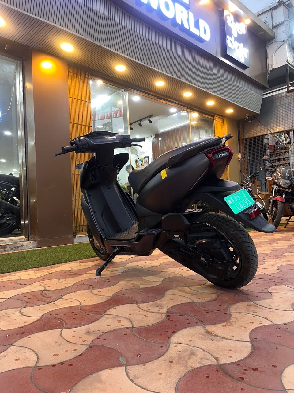 Ather 450X view 5