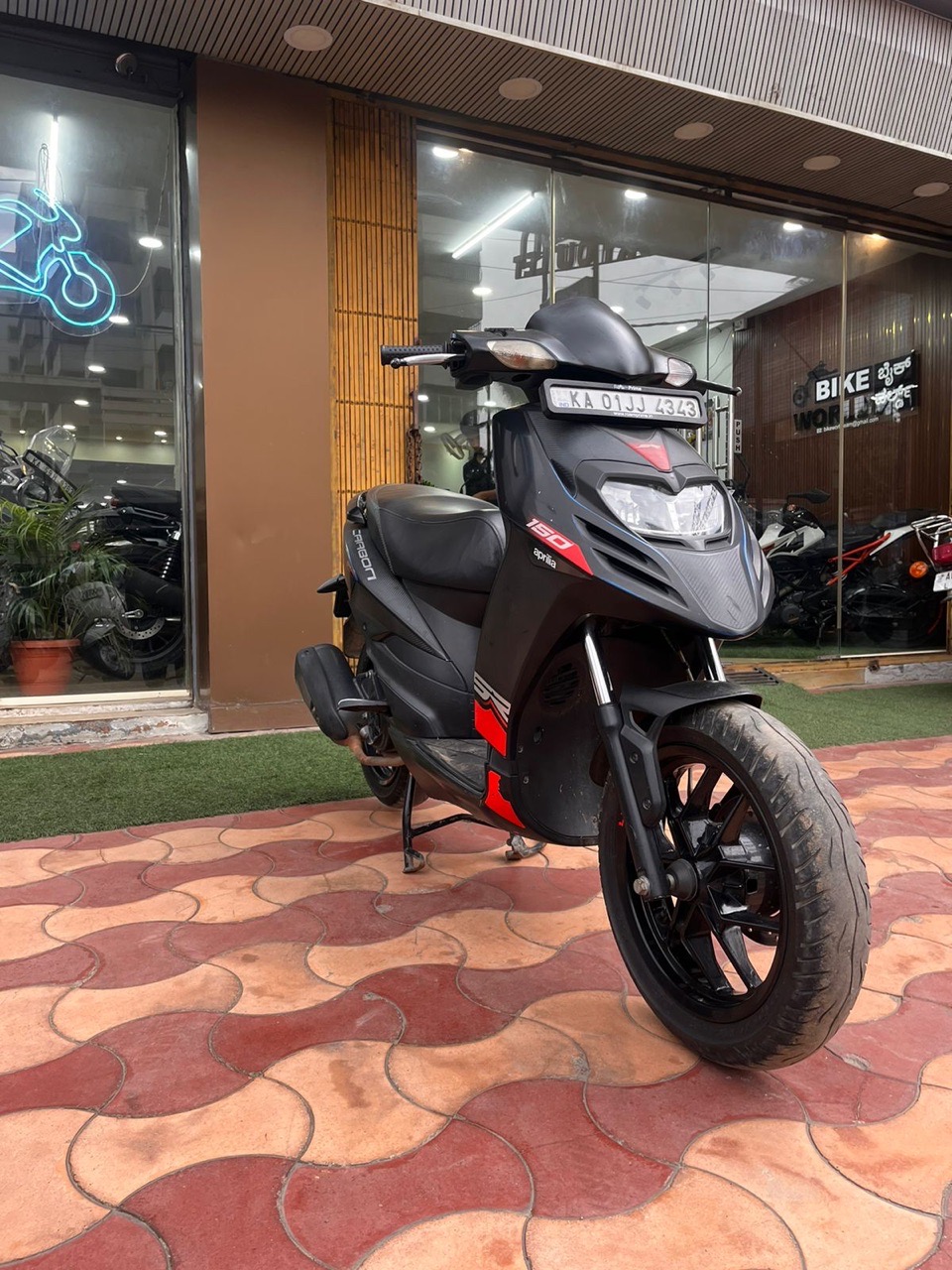 Aprilia 160/2019 Model view 2