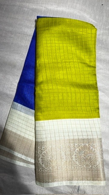 Linen-Finish Balaton Silk Saree view 4