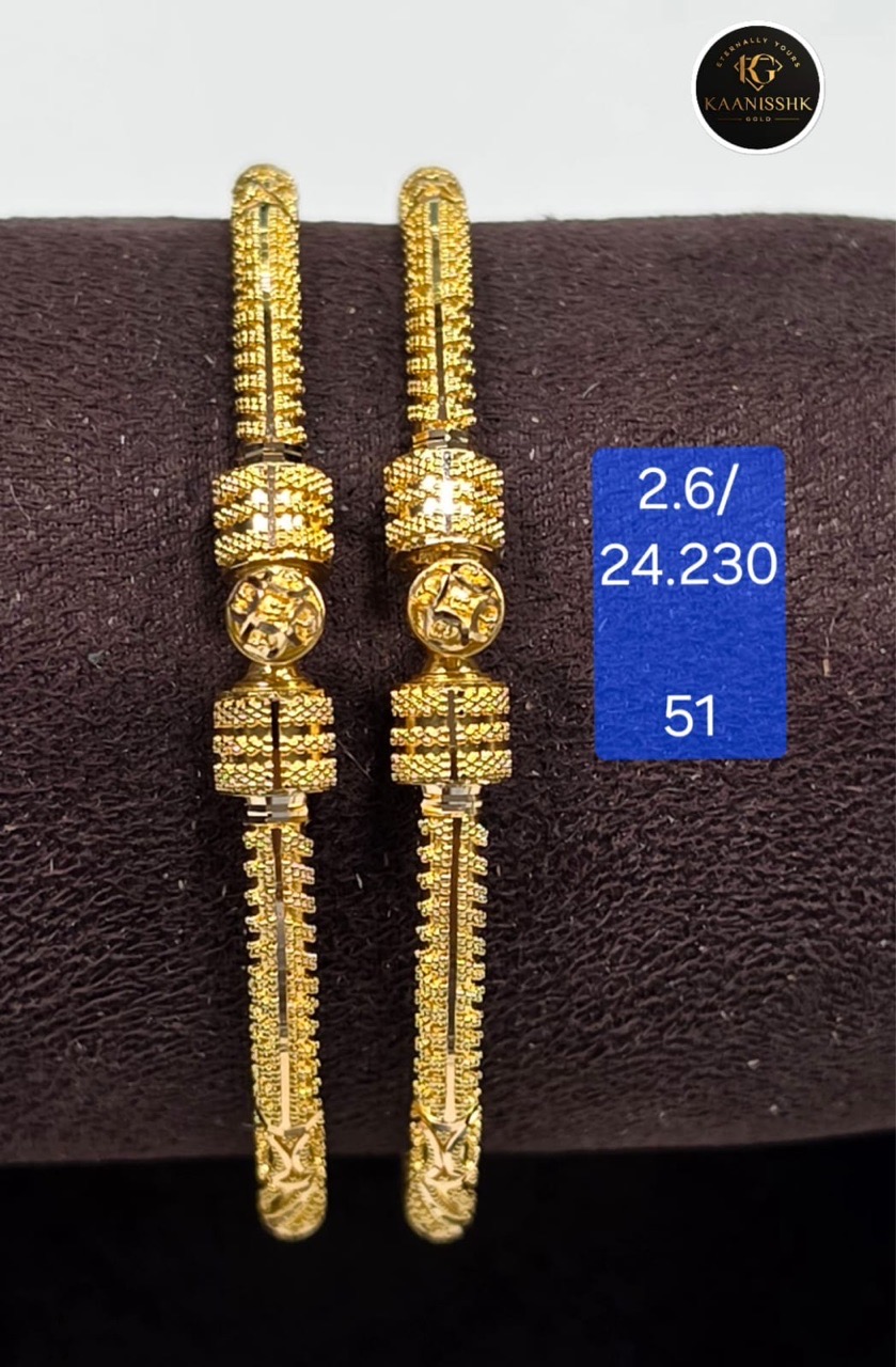 Kaanisshk Gold Bangle view 6