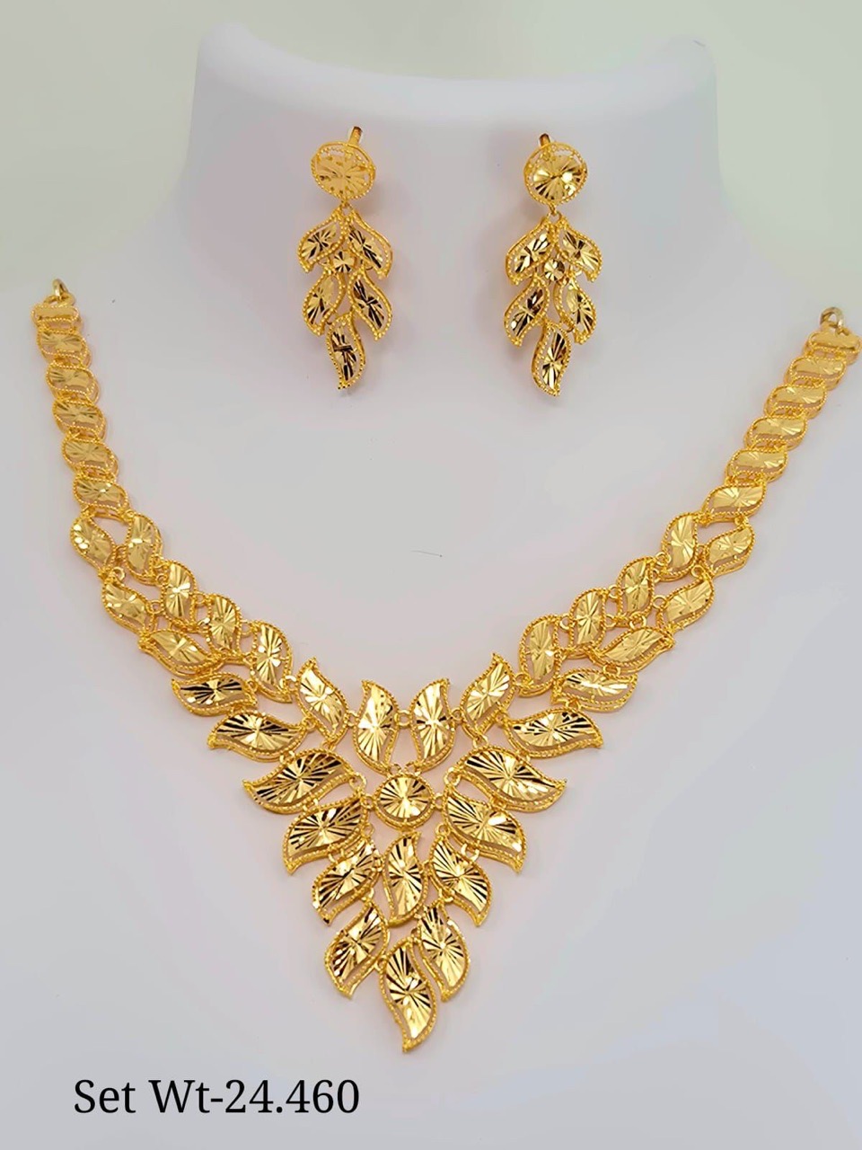 Gold Necklace Set view 3