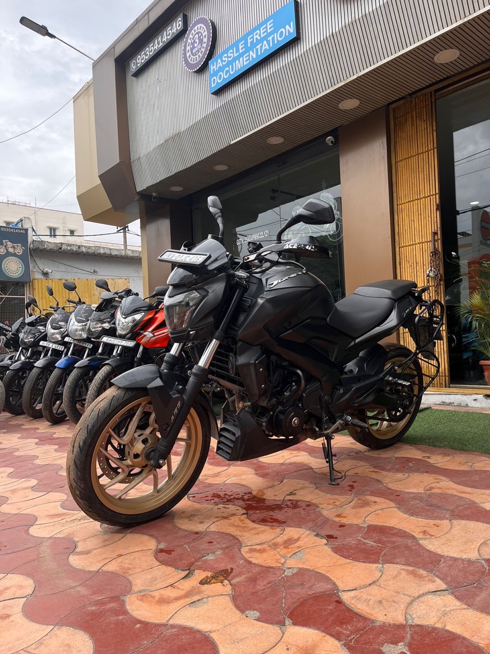 Bajaj Dominar 400 view 3