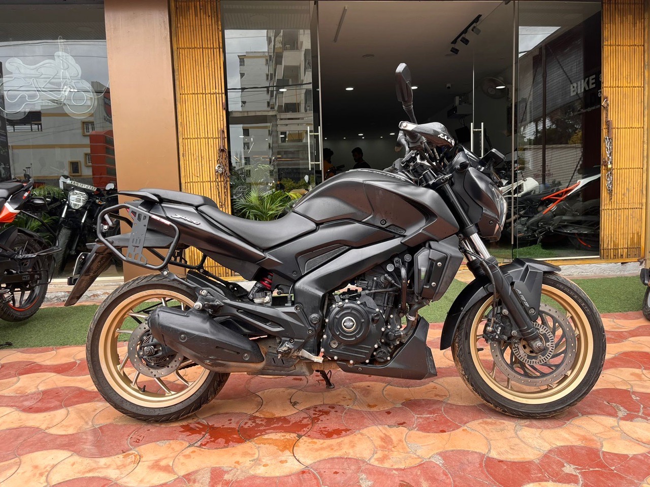 Bajaj Dominar 400 view 6