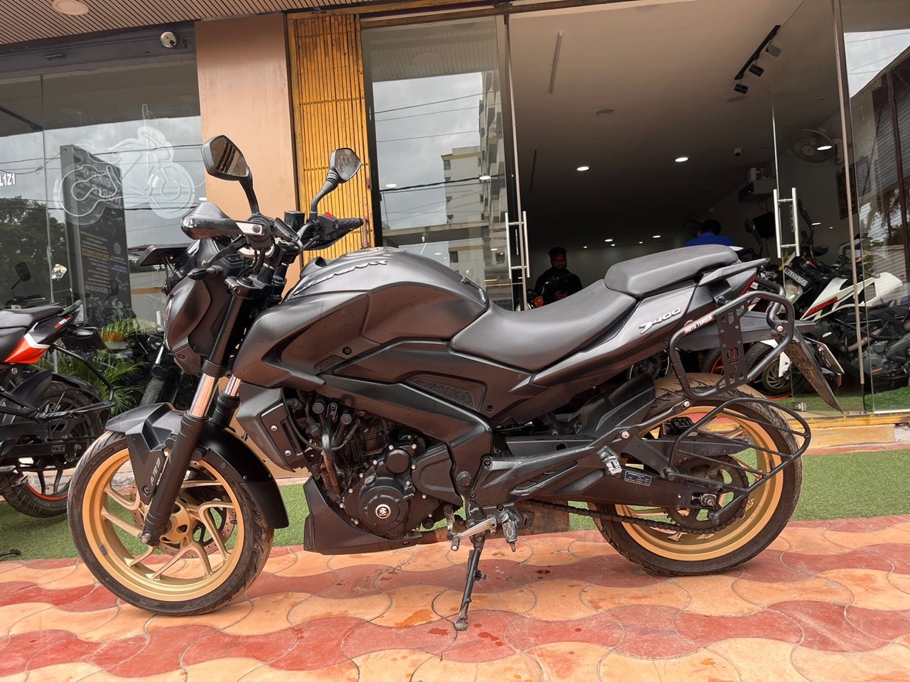Bajaj Dominar 400 view 5