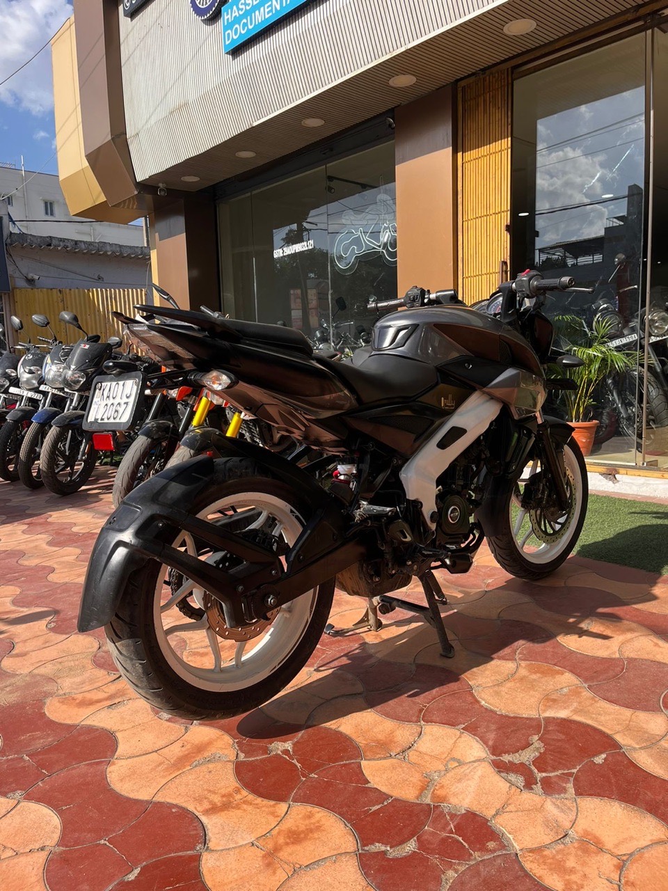 Bajaj Pulsar Ns200 / 2020 Dec Model view 8