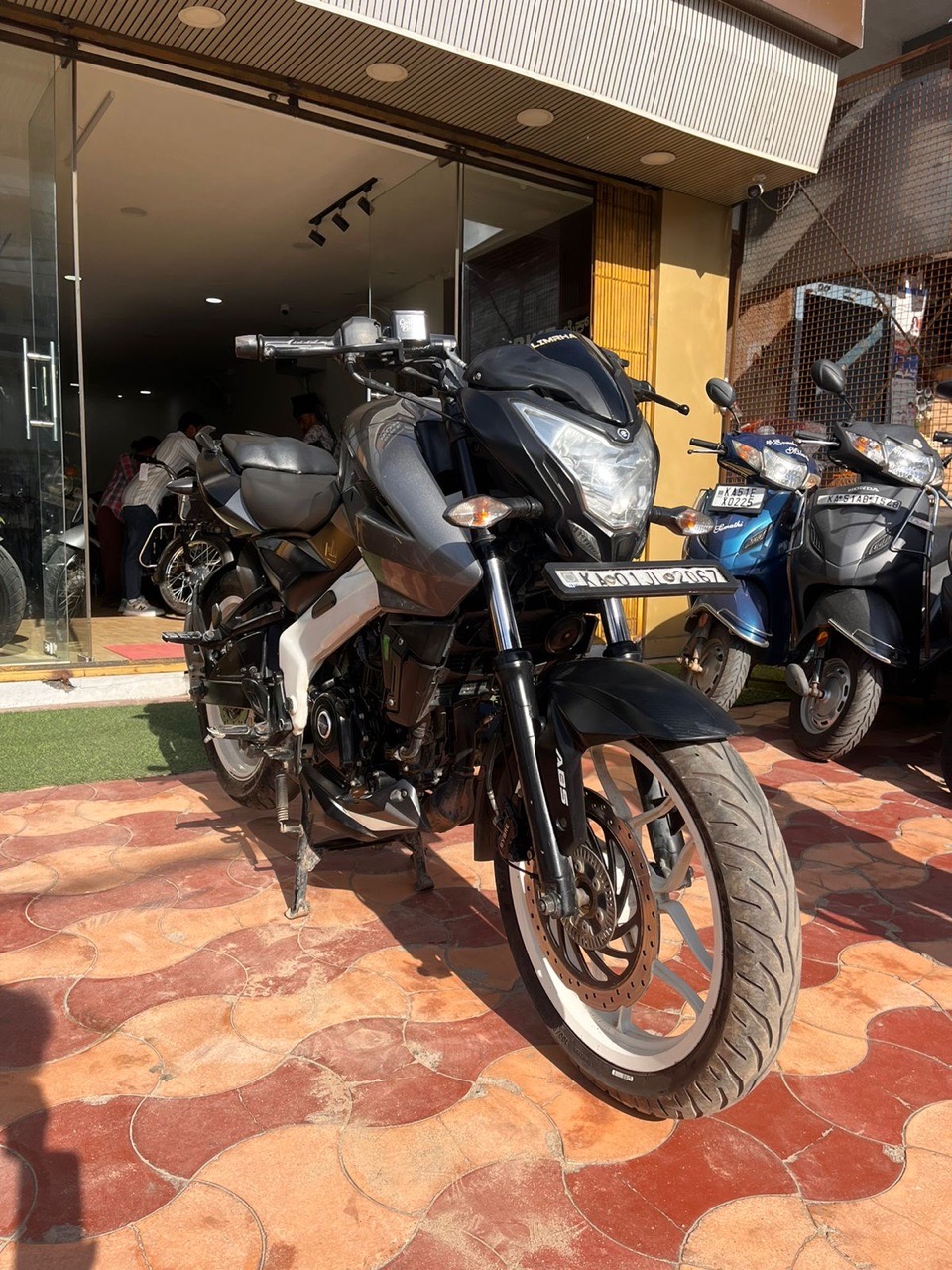 Bajaj Pulsar Ns200 / 2020 Dec Model view 2