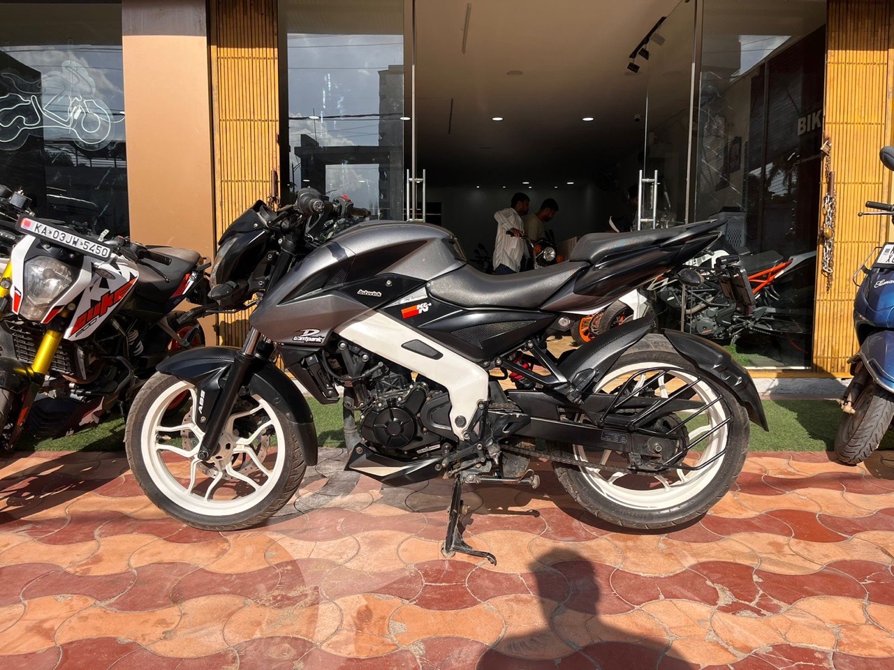 Bajaj Pulsar Ns200 / 2020 Dec Model view 5