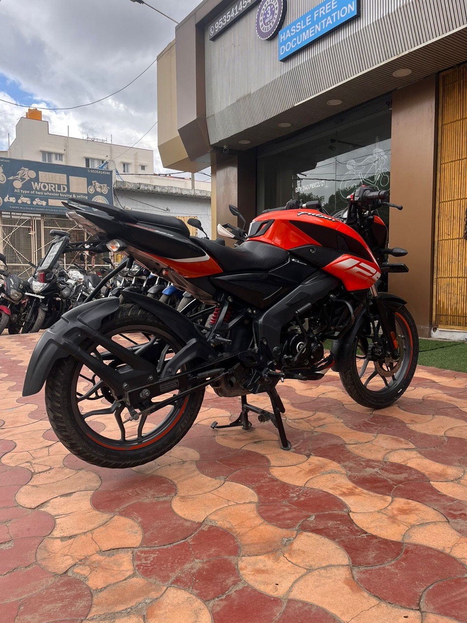 Bajaj Pulsar Ns 125/ 2023 Model view 9