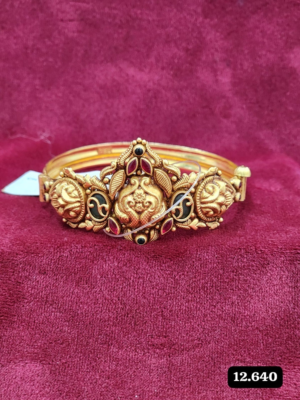 Traditional Gold Rings view 9