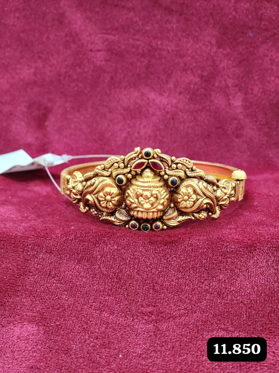 Traditional Gold Rings view 8