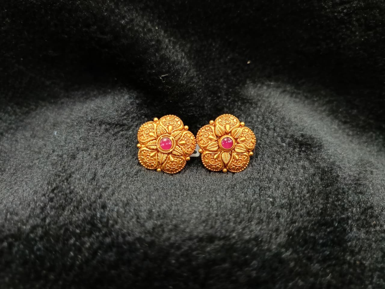 Traditional Gold Earrings 150626 view 2