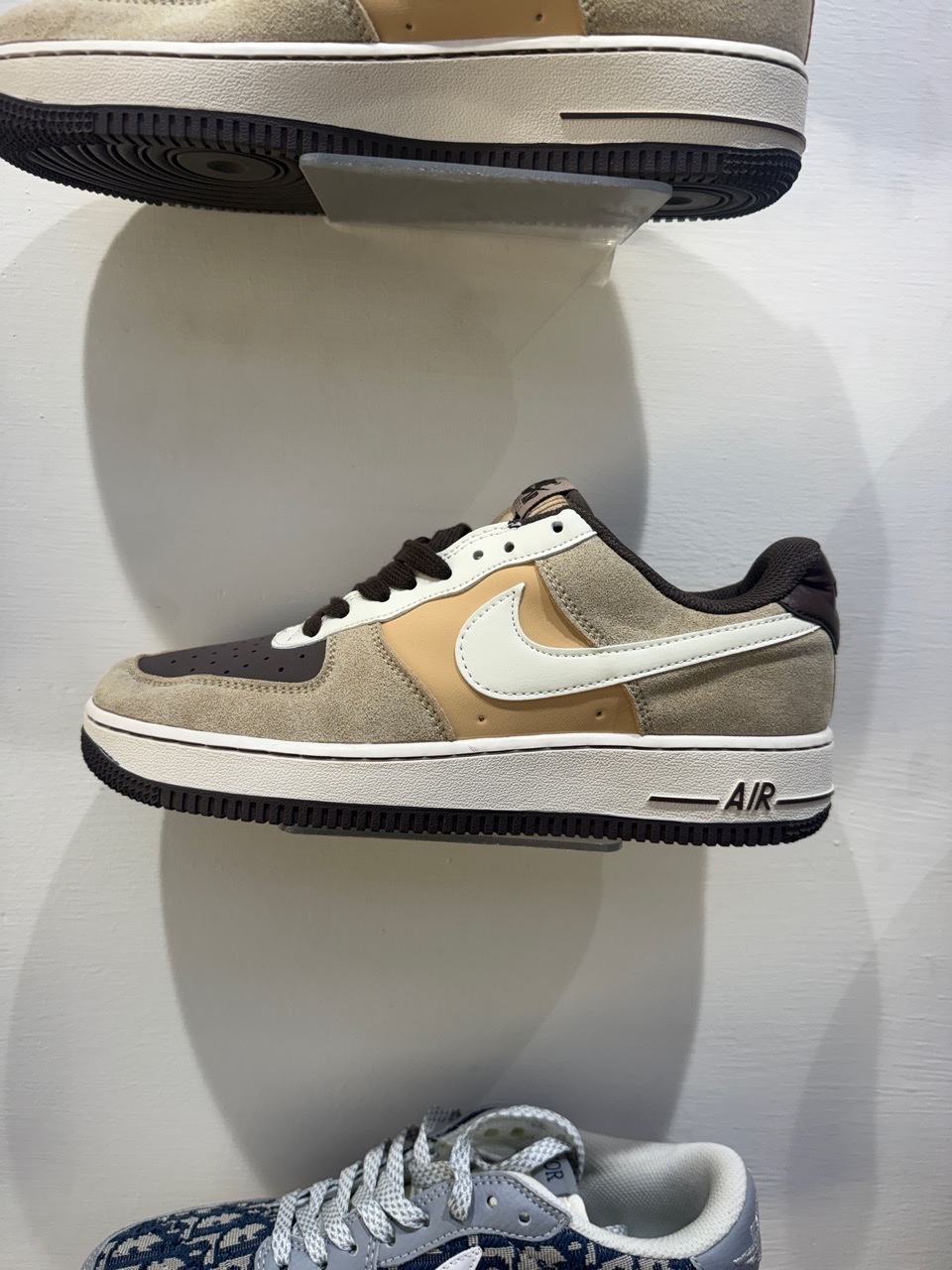 Nike Air Force 1 Low view 2