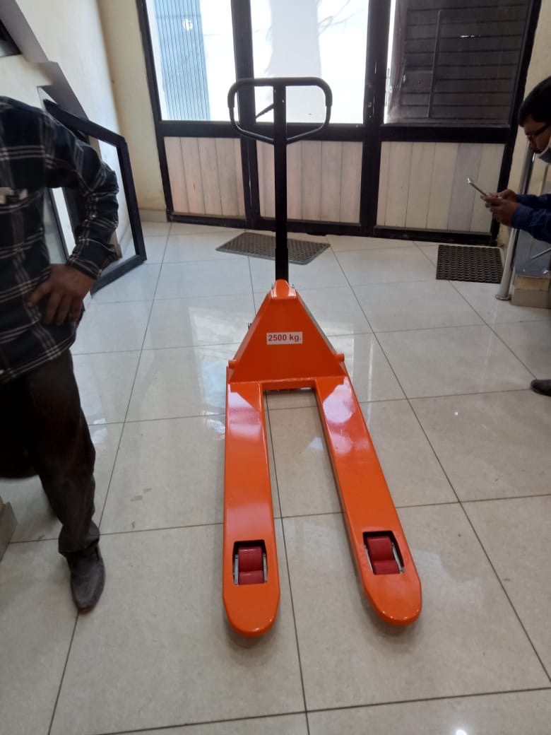 Heavy-Duty Manual Pallet Jack view 2
