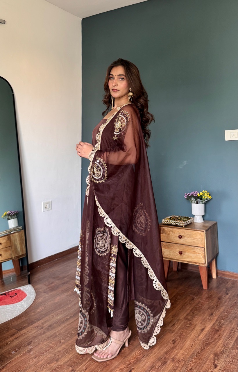 ‘Ada’ Light suit set - Brown view 3