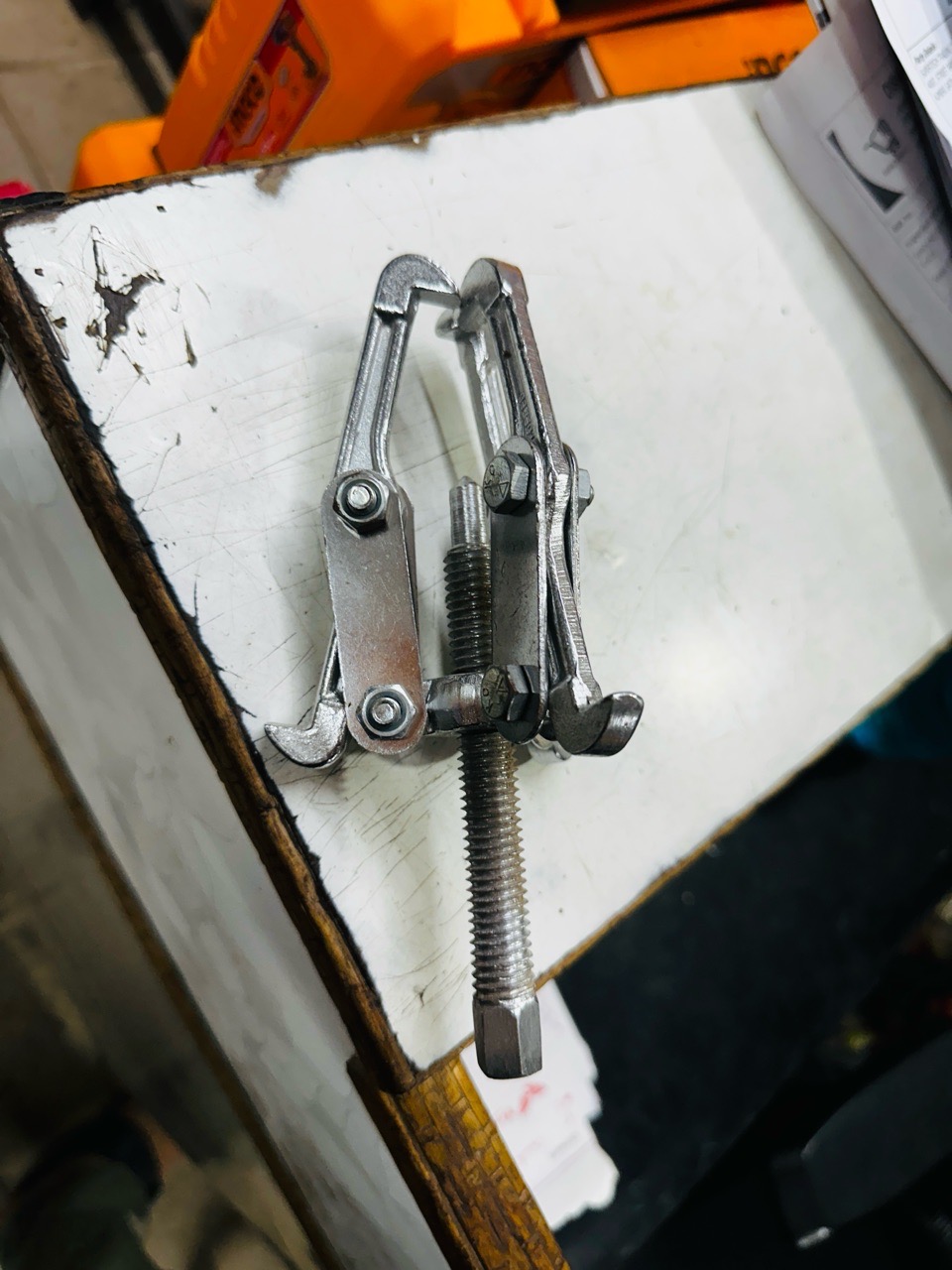 Heavy-Duty Metal Puller view 2