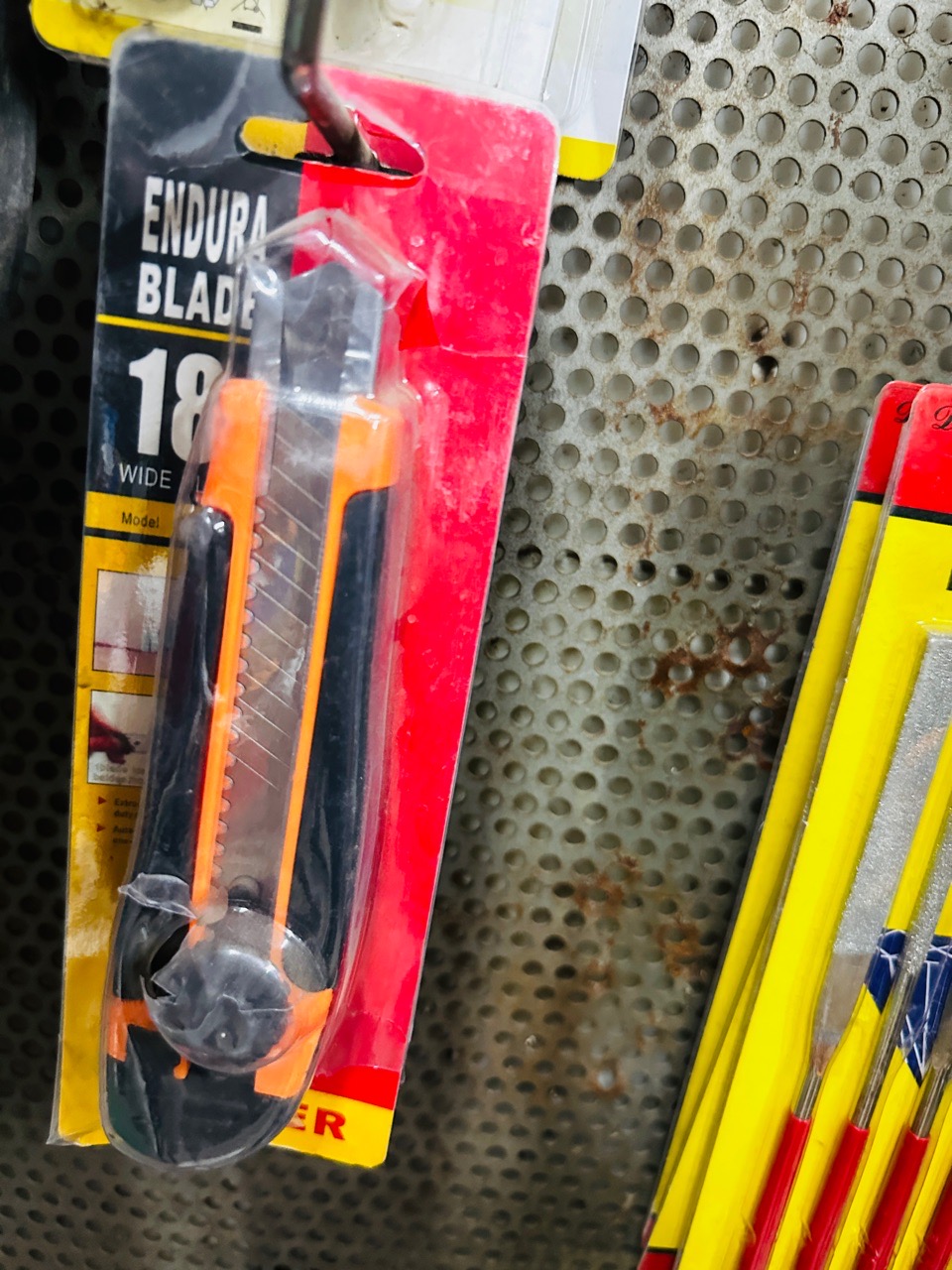 Endura 18mm Utility Knife view 2