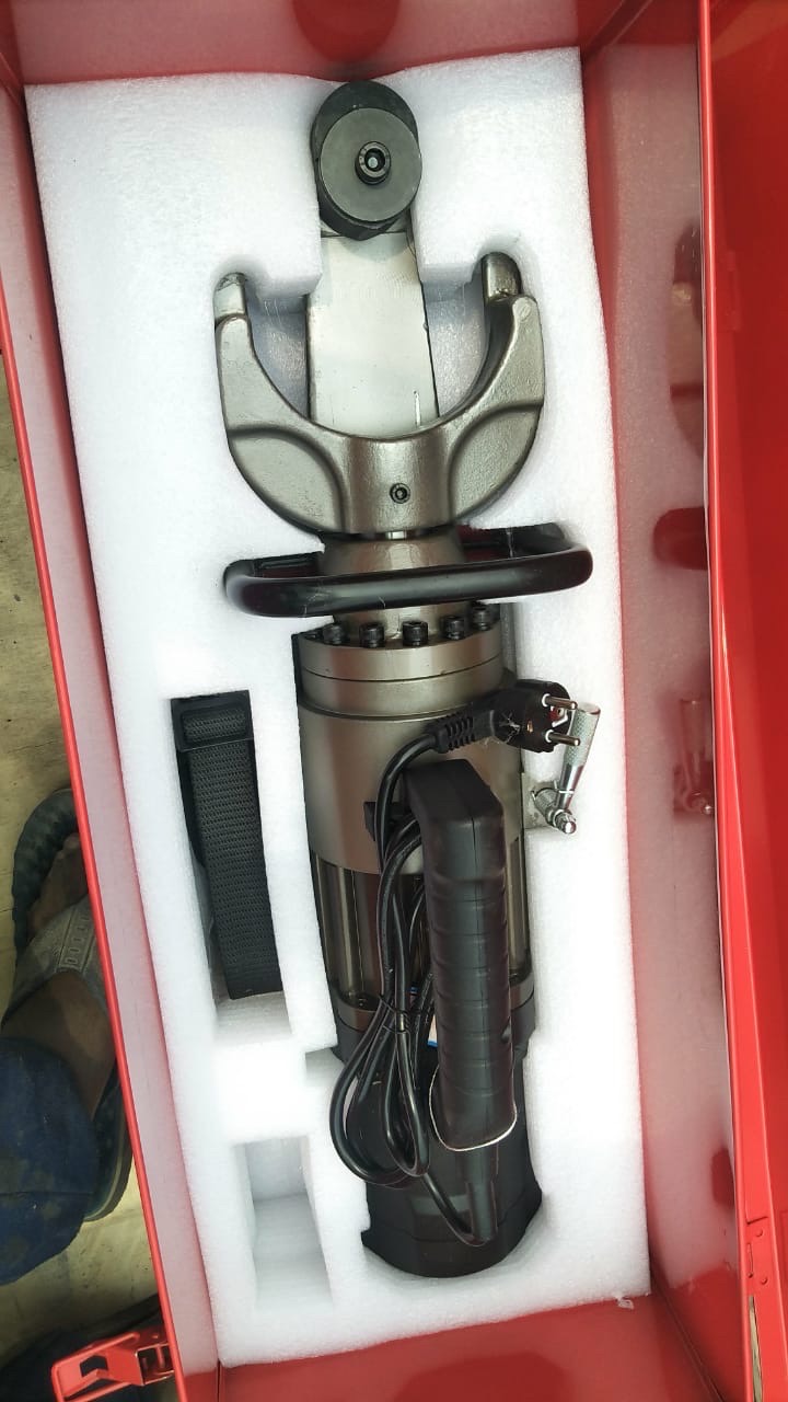 Electric Hydraulic Cable Cutter view 2