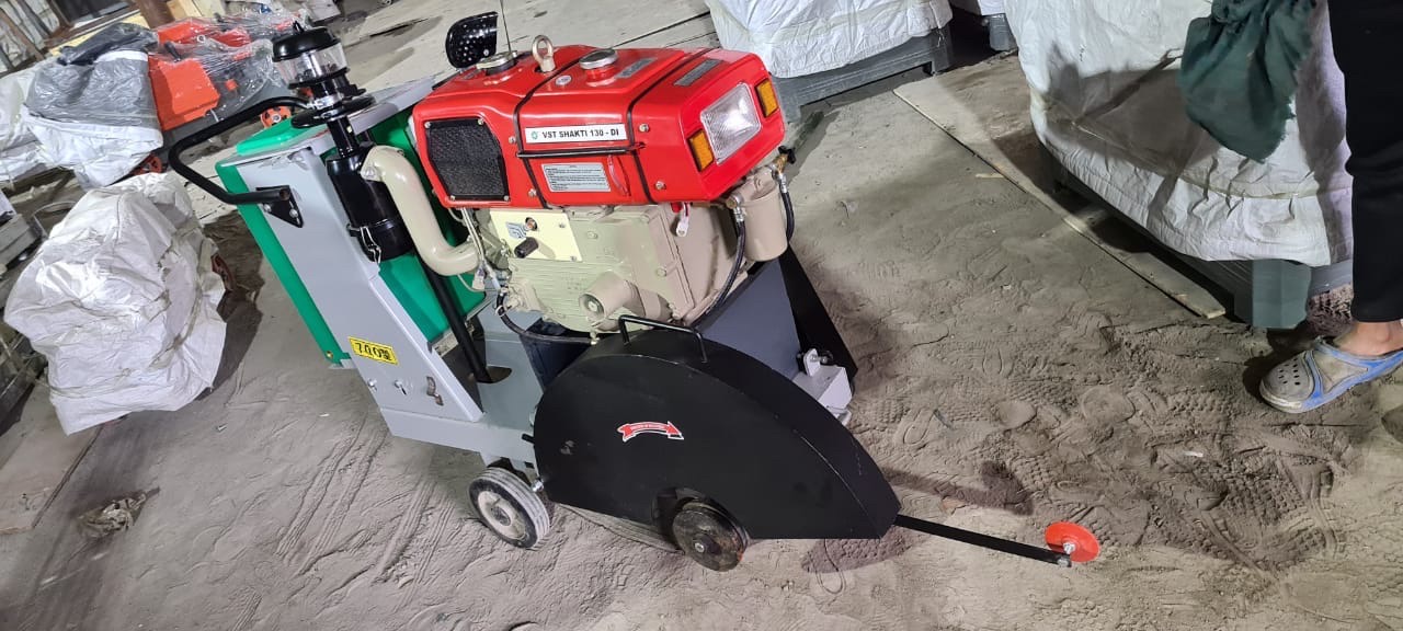 VST Shakti 1306 DI Concrete Cutter view 2
