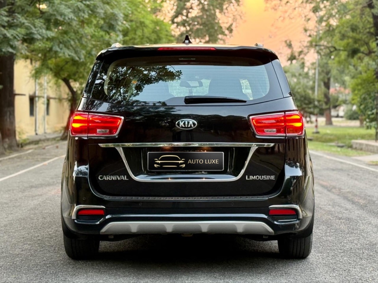 Kia Carnival view 2
