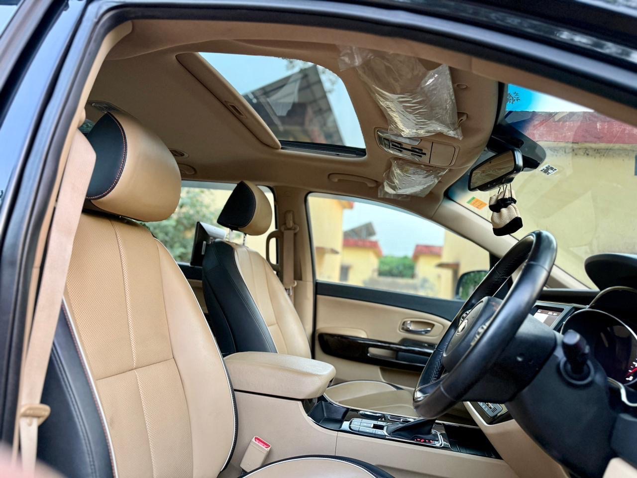 Kia Carnival view 5