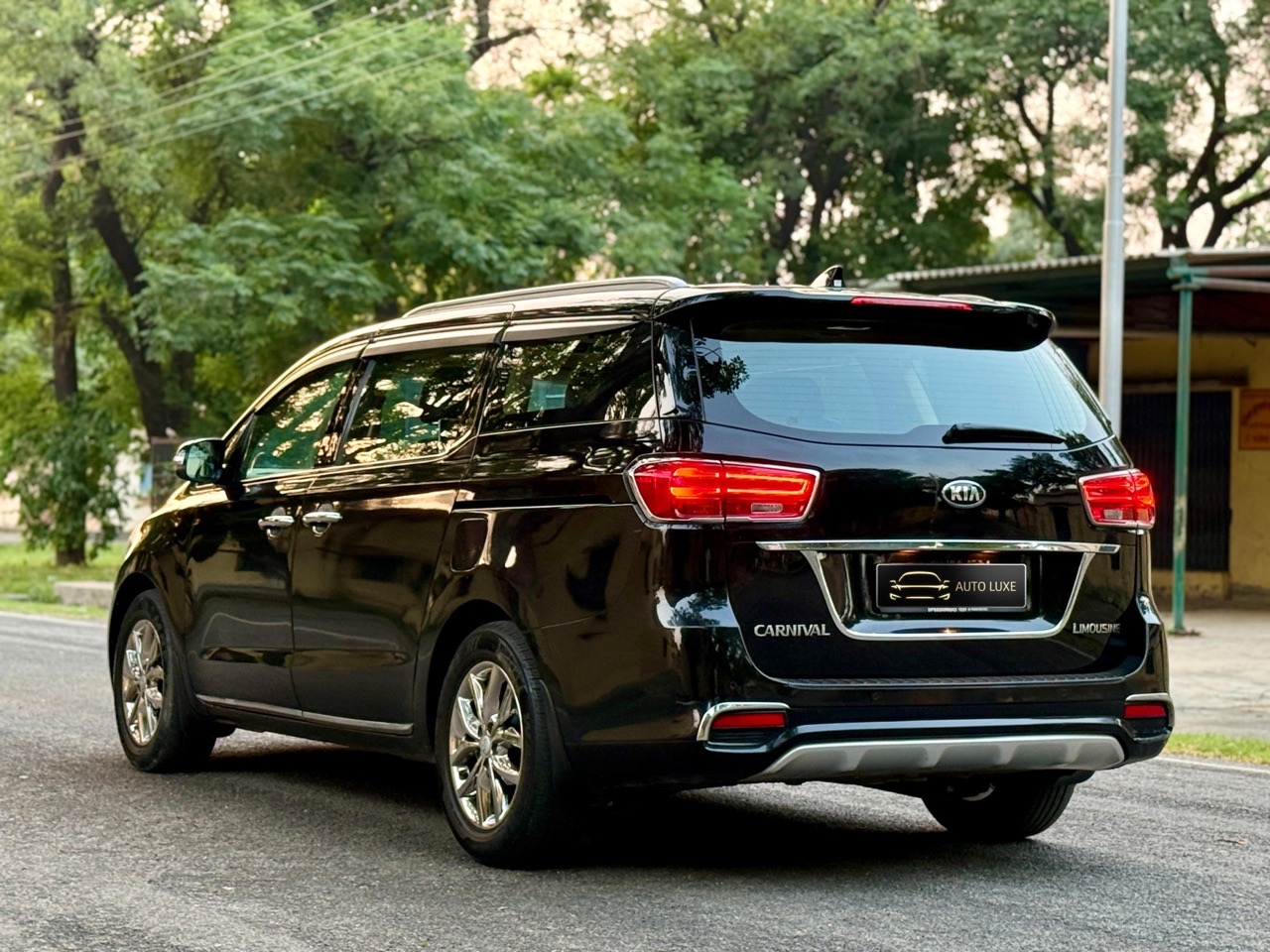 Kia Carnival view 9