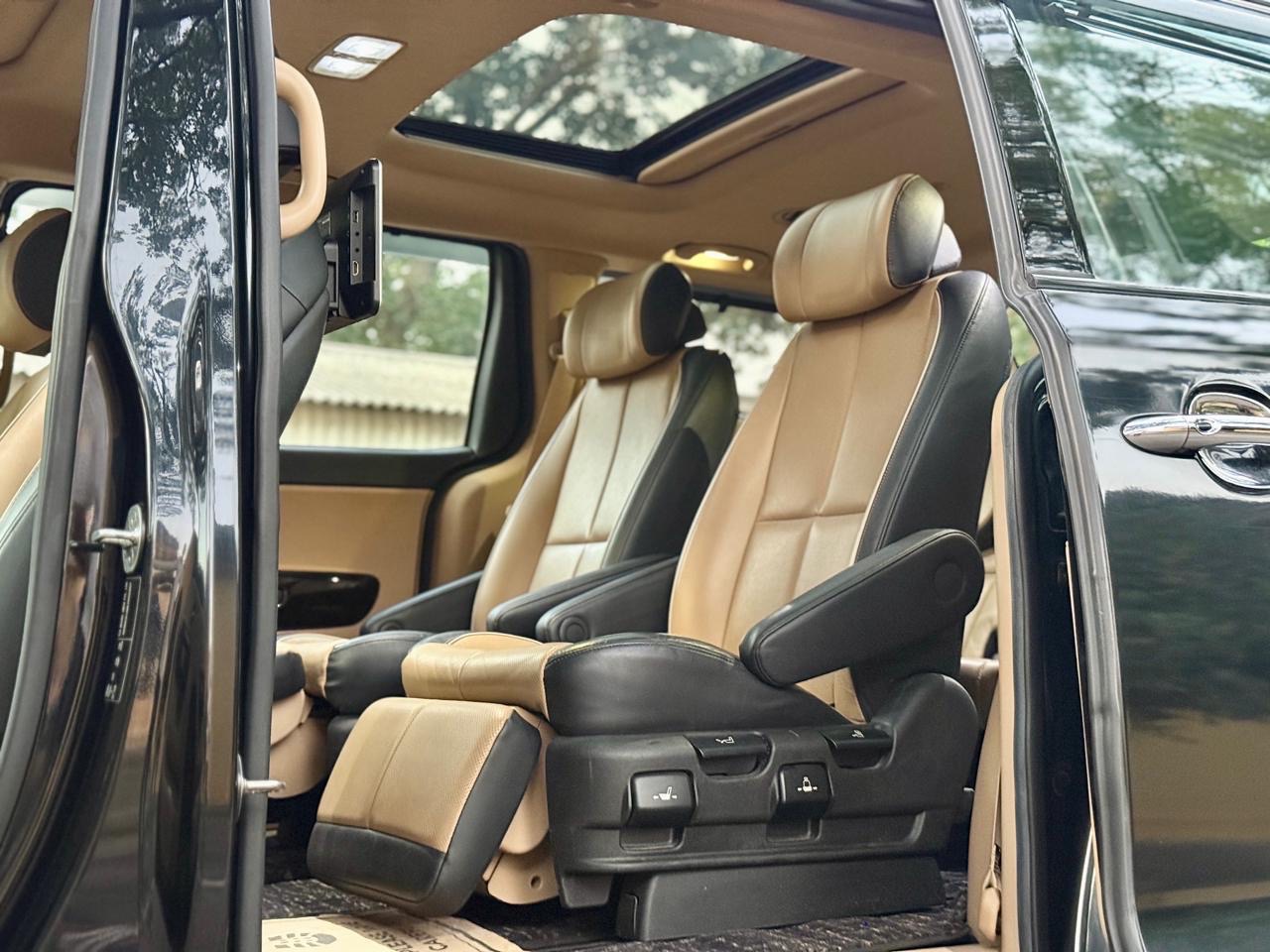 Kia Carnival view 7