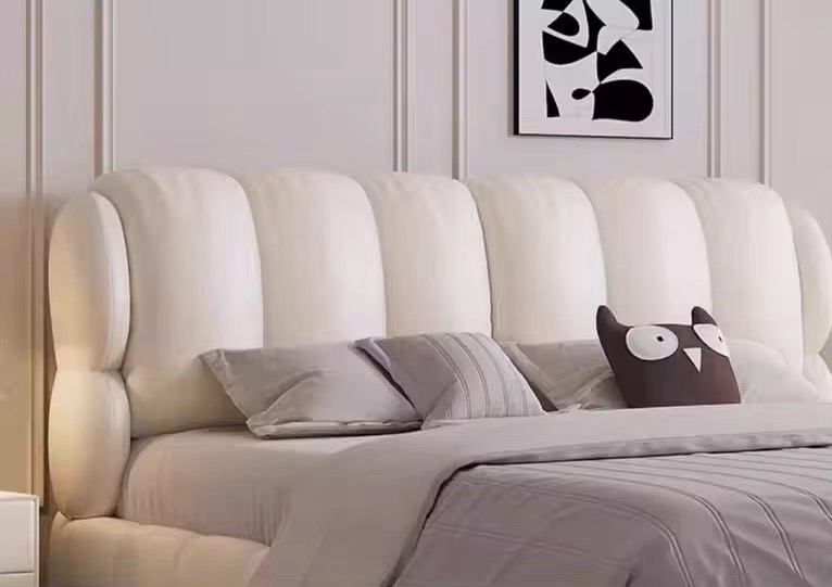 Modern Plush Bed view 4