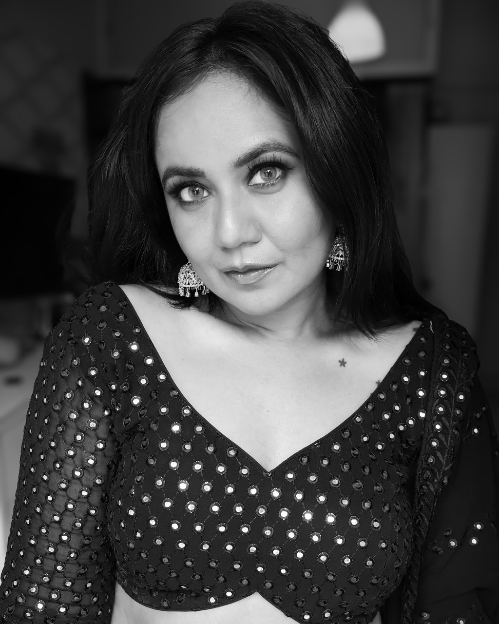 ‘Aayina’ - Black view 7