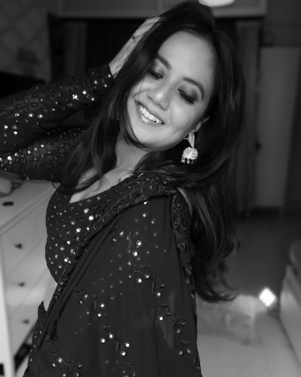 ‘Aayina’ - Black view 8