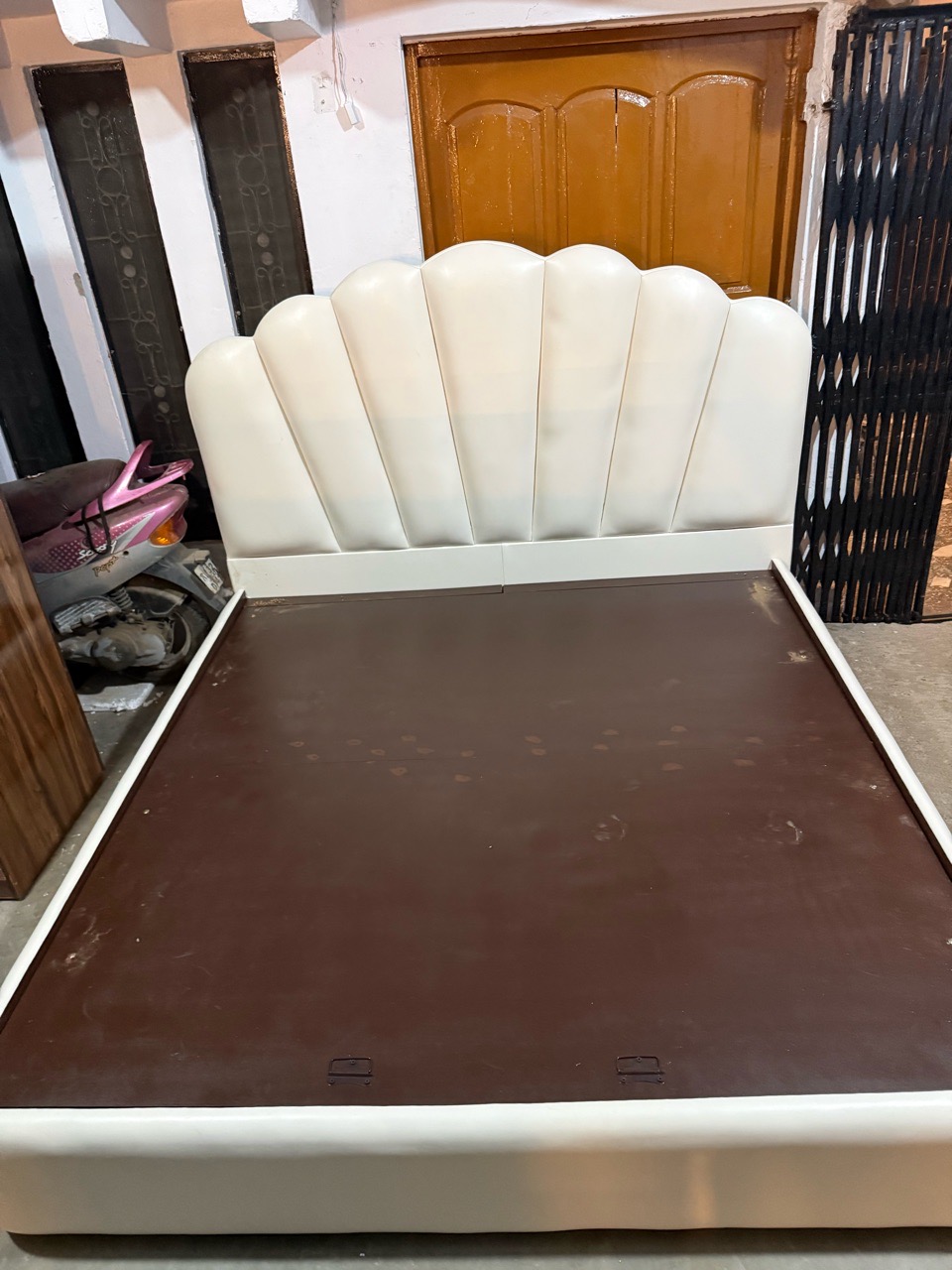 Elegant Cream Bed view 5