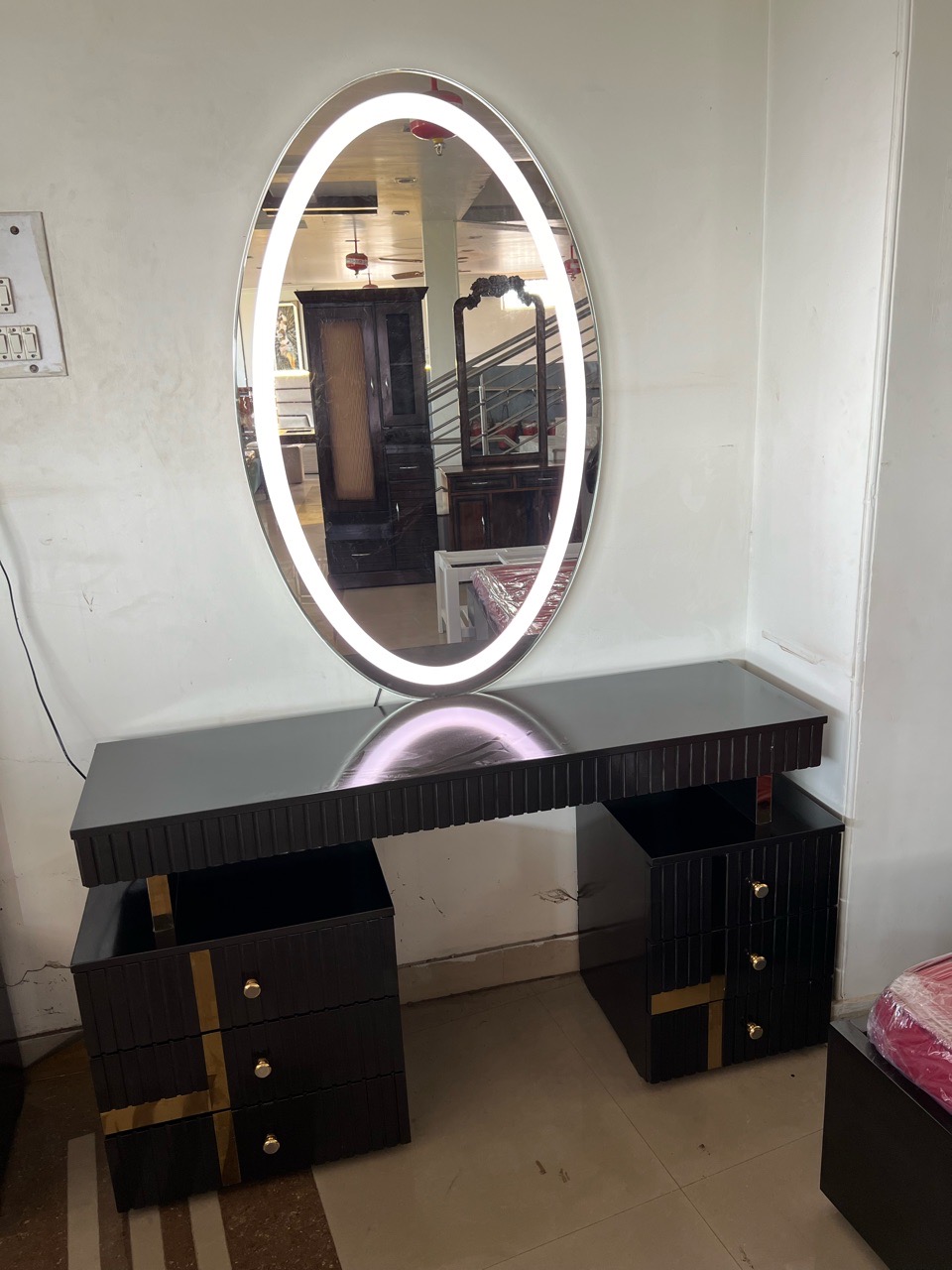 Dressing Table with LED Mirror view 2