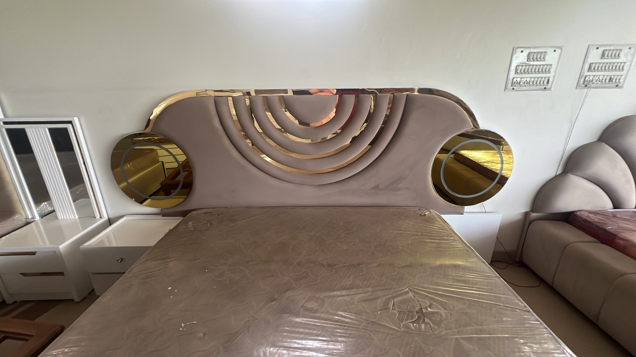 Elegant Modern Bed with Mattress view 4