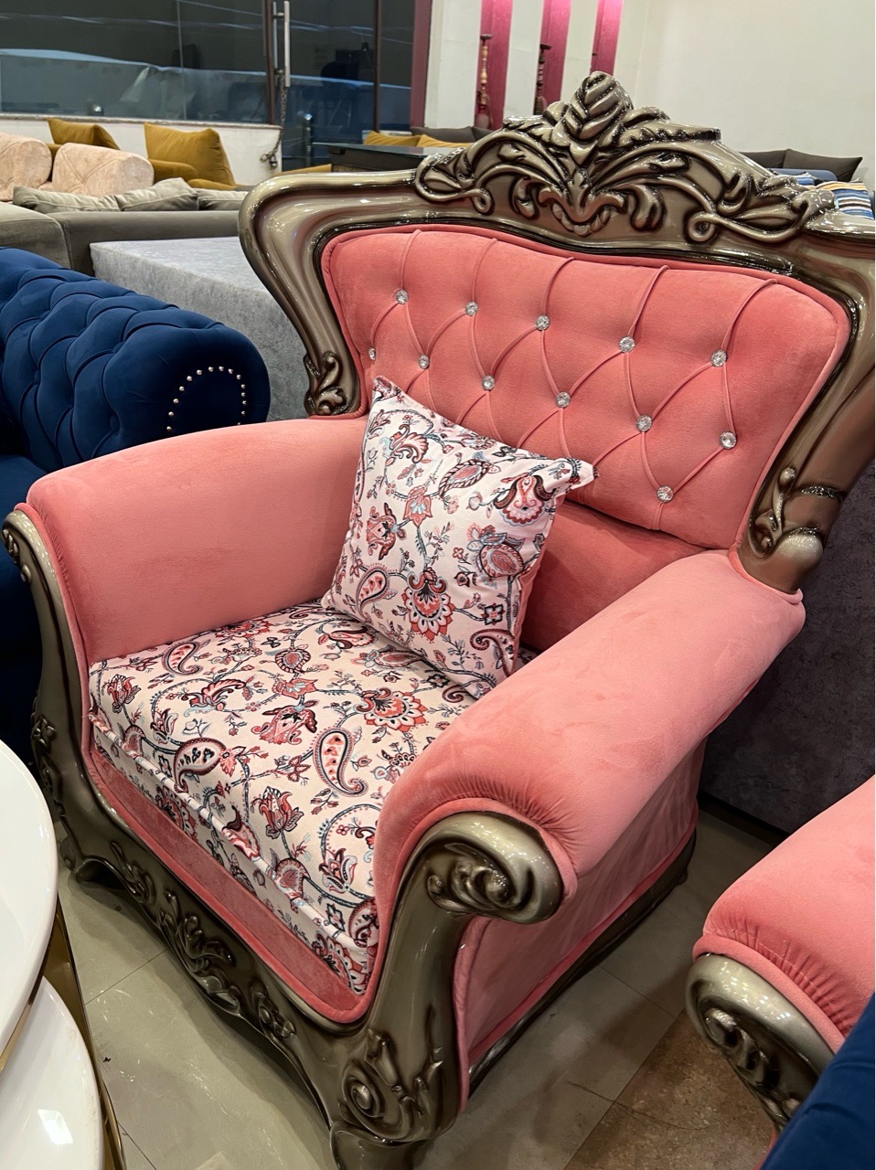 MAHARAJA 5 SEAT SOFA view 5