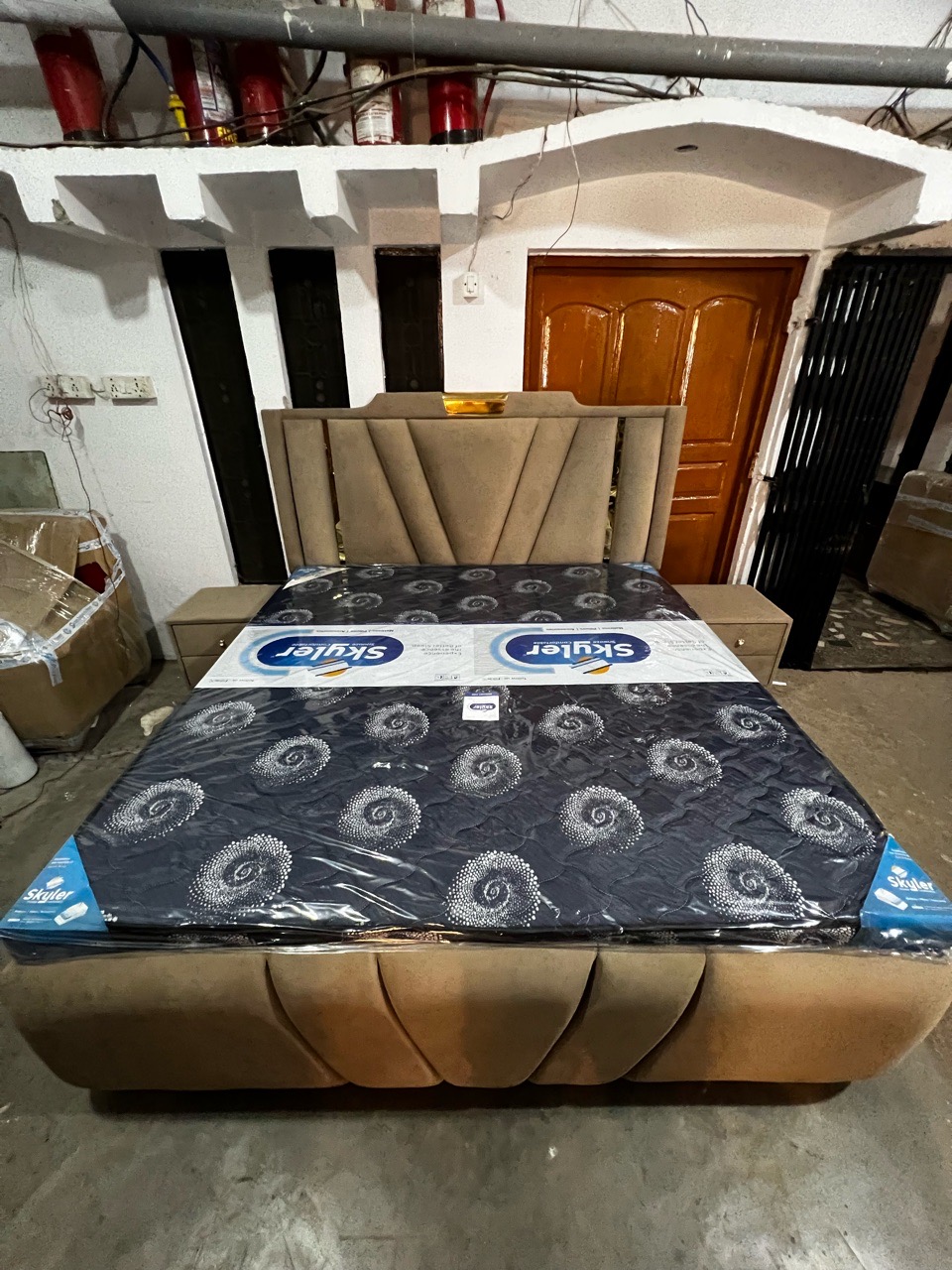 Modern King Size Bed view 4