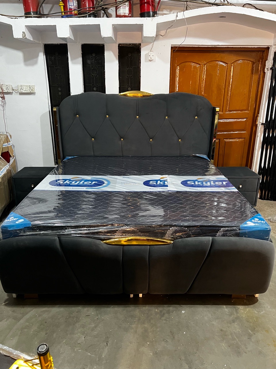 Elegant Velvet Bed view 5