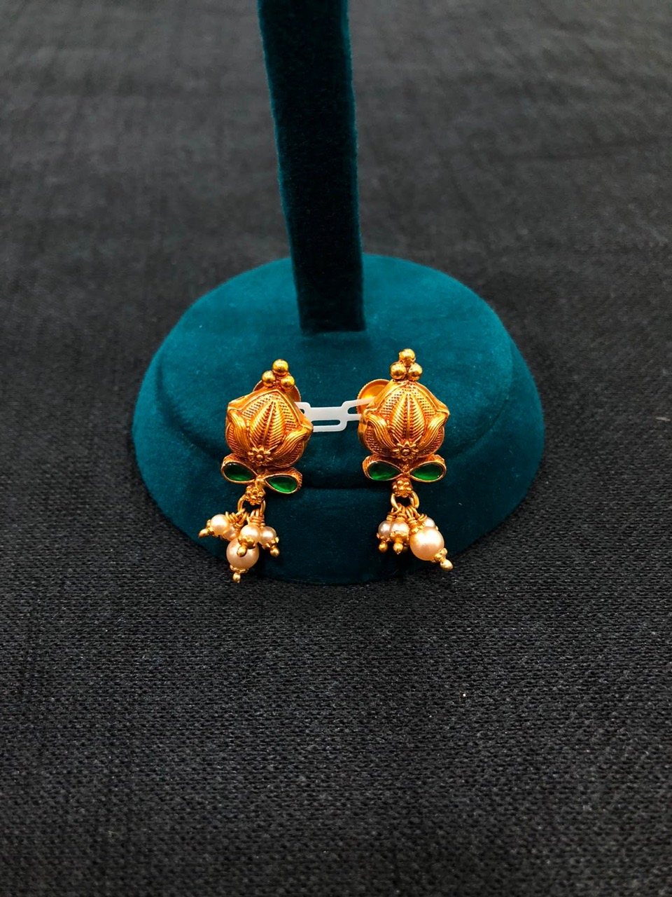 Earrings view 3