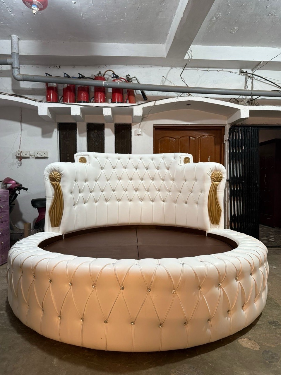 Luxury White Faux Leather Round Bed view 3