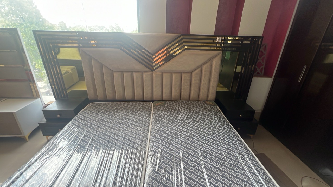 Modern Blue V Shape Golden Mirror Bed view 4