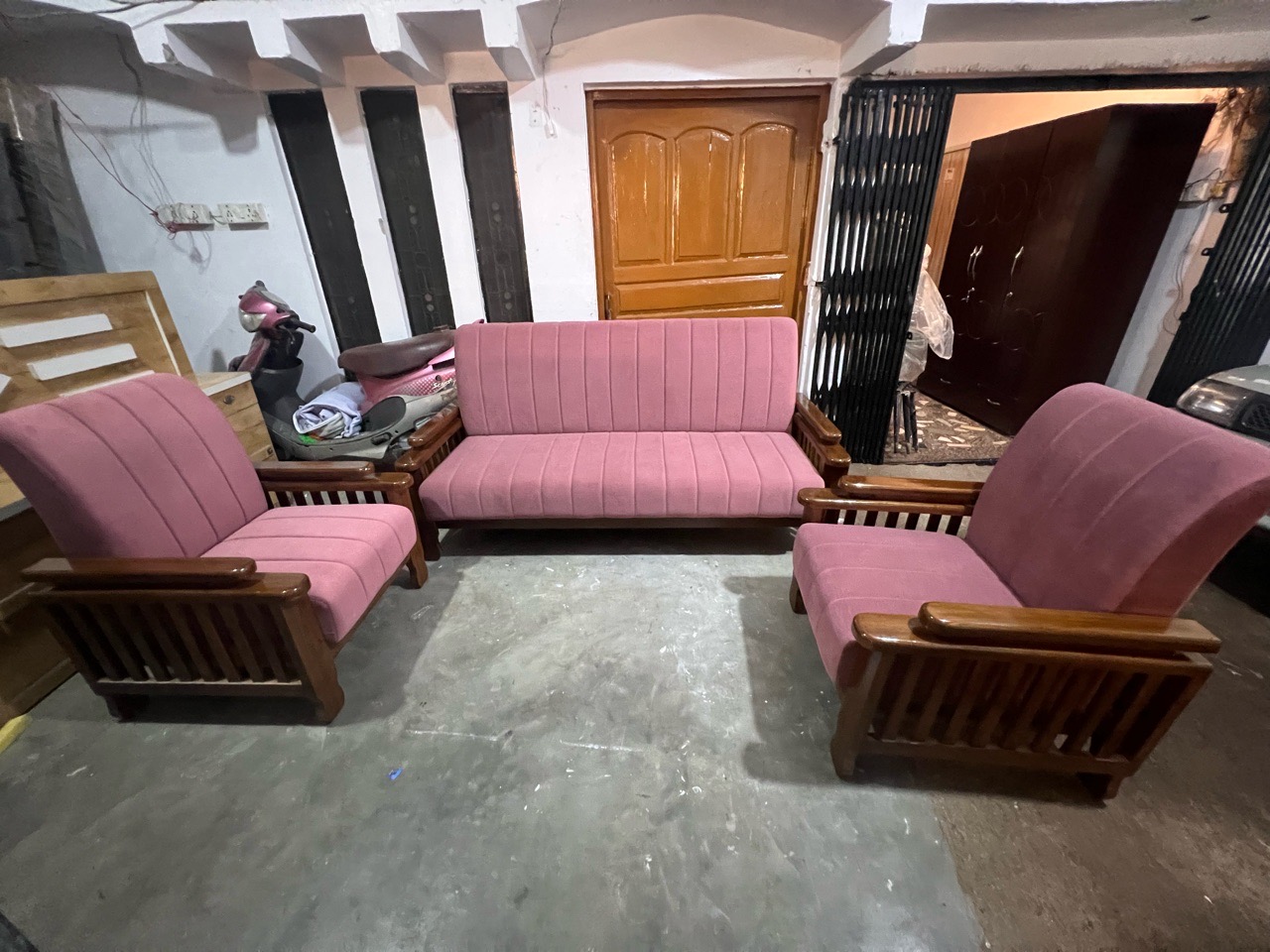 Modern Look Teak Sofa Set view 4