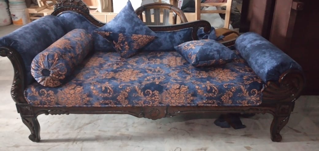 Elegant Vintage Couch view 5
