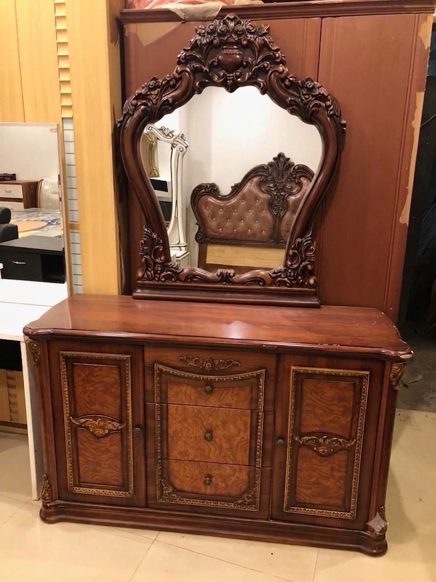 Wooden Carved Dressing Table with Mirror view 2