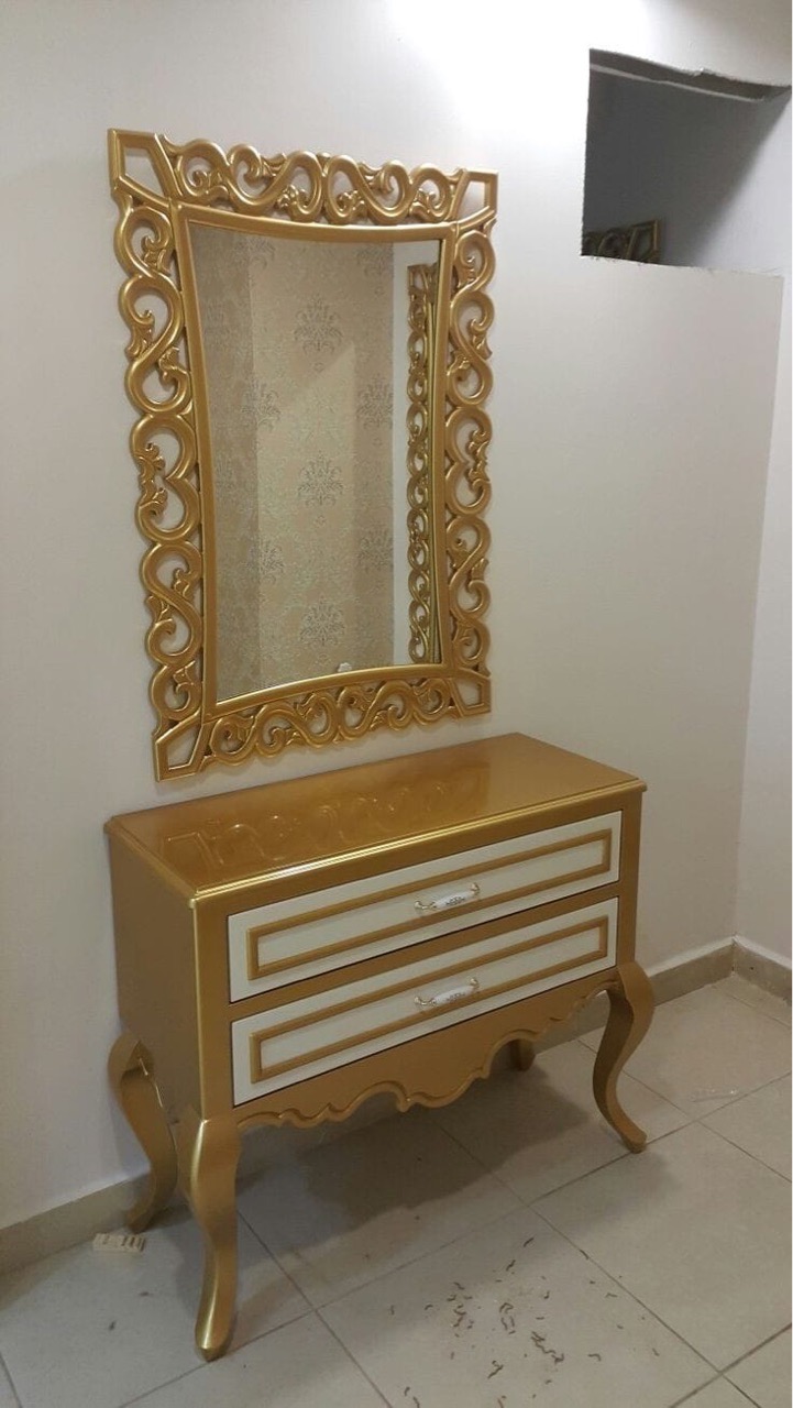 Elegant Golden Console With Mirror view 2