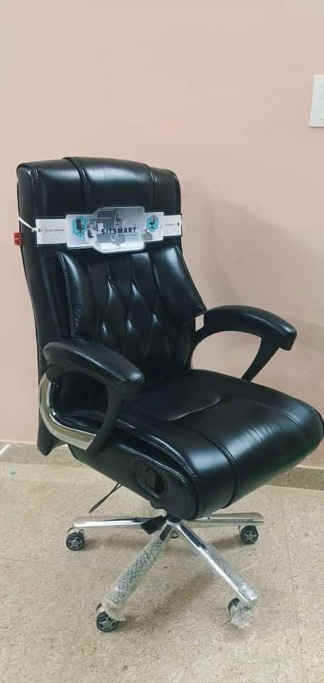 Stylish Black Office Chair view 2