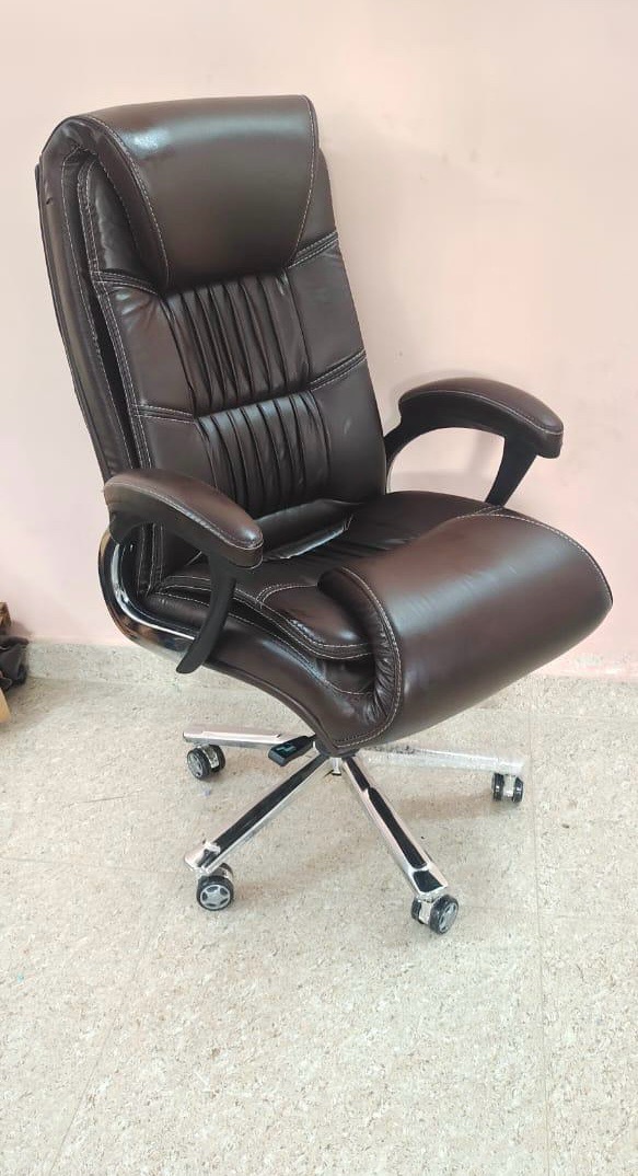 Executive Leather Office Chair view 2