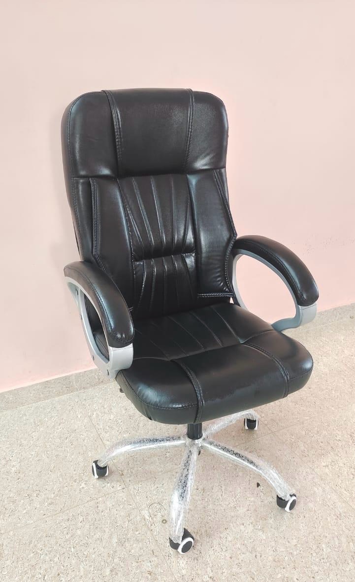 Executive Office Chair view 2