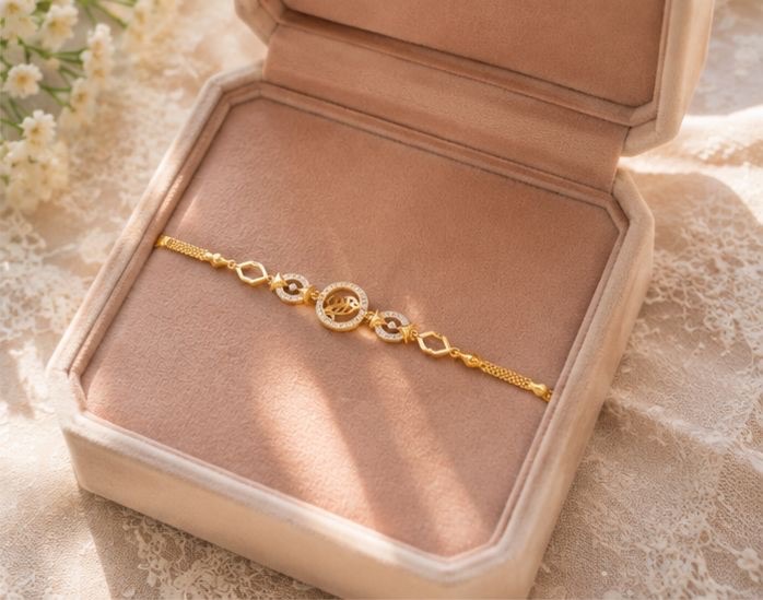 Elegant Gold Bracelet view 3