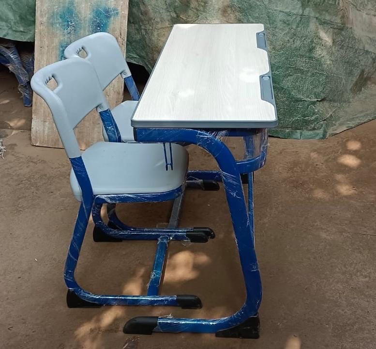 Capsule Desk & Chair view 4