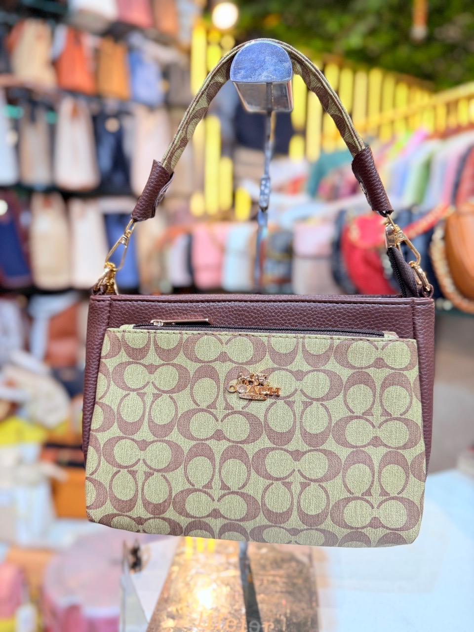 Coach Sling👜👜 view 2