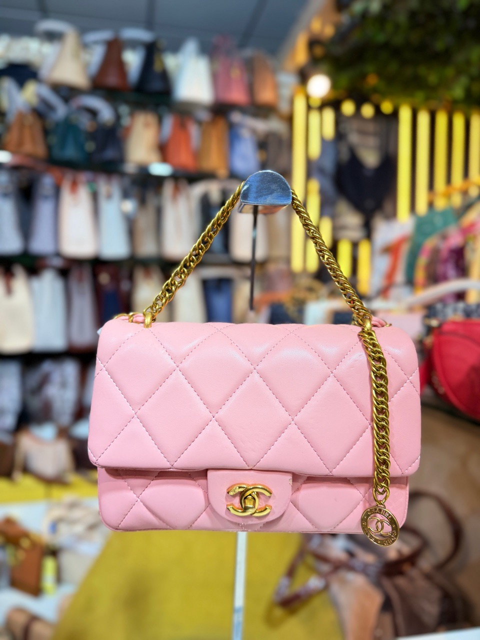 Chanel Classic Flap Bag 💼 view 2